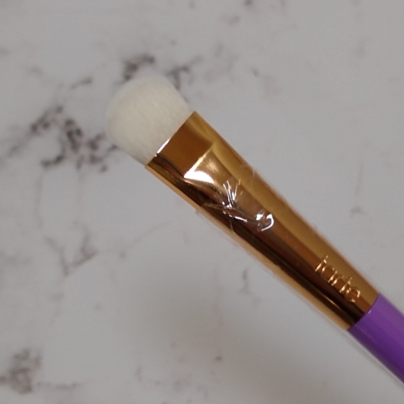 Tarte Flat Shader Eyeshadow Brush - Picture 3 of 3